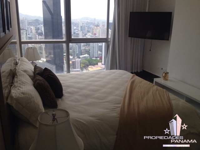 LUJOSO APARTAMENTO EN P.H. ARTS & YOO AVENIDA BALBOA