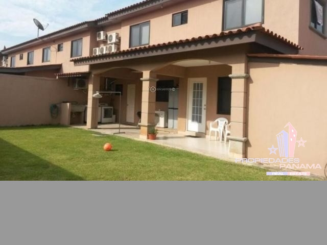HERMOSA CASA EN URBANIZACIÓN VERSALLES ENTRA COSTA SUR Y COSTA DEL ESTE