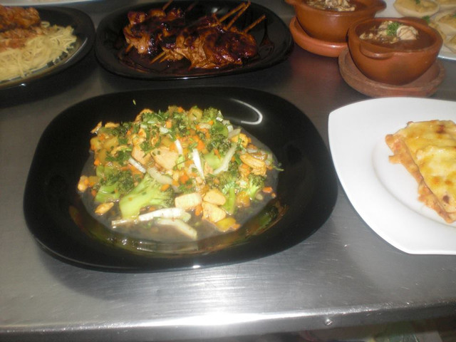 CATERING ALMUEROZO EVENTOS BOCADITOS FIESTSAS QUITO