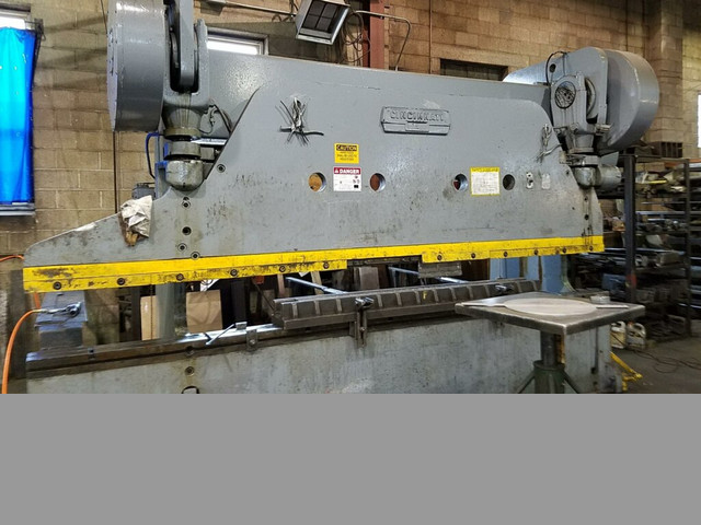 Prensa CINCINNATI 14' x 225 Ton USADA