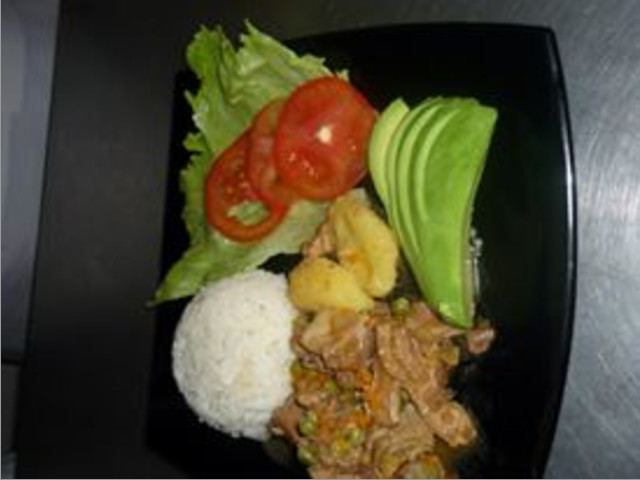 CATERING ALMUEROZO EVENTOS BOCADITOS FIESTSAS QUITO