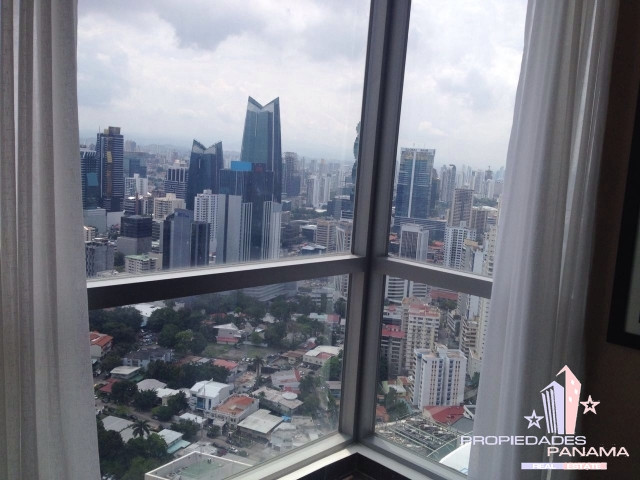 LUJOSO APARTAMENTO EN P.H. ARTS & YOO AVENIDA BALBOA