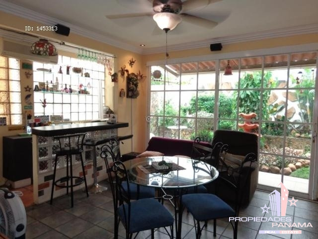 CASA EN CHANIS - DUPLEX CERCA DE COSTA DEL ESTE