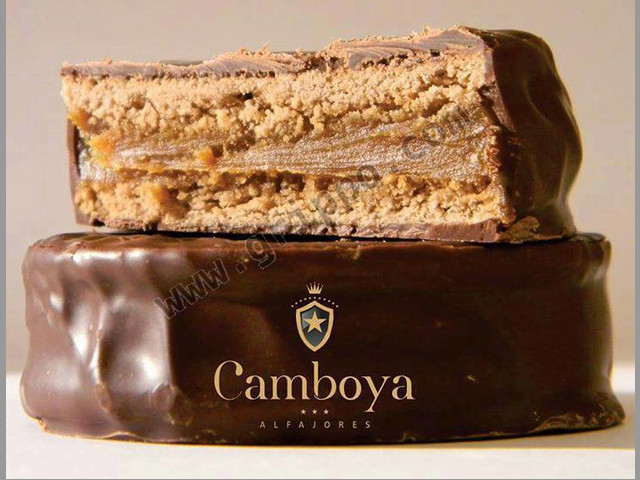 Alfajores Camboya Chocolate Negro rellenos con Dulce de Leche