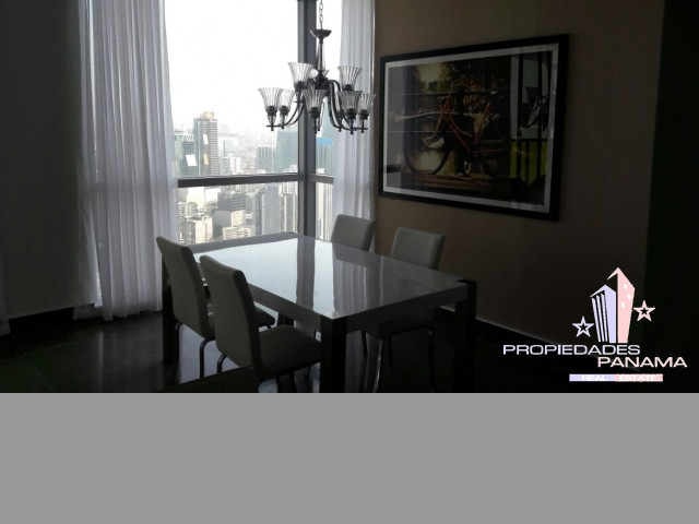 LUJOSO APARTAMENTO EN P.H. ARTS & YOO AVENIDA BALBOA
