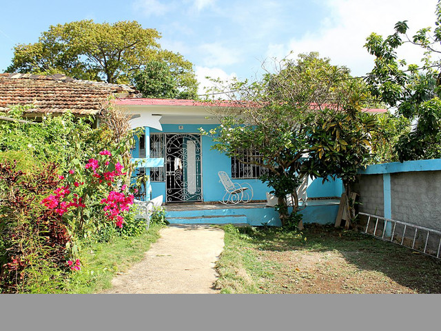 Fachada y alrededores