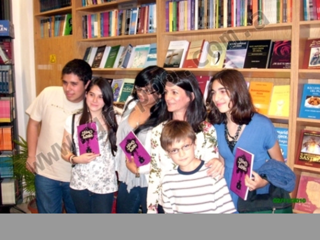 Presentación de El Libro de los Talleres, con textos de los alumnos adol