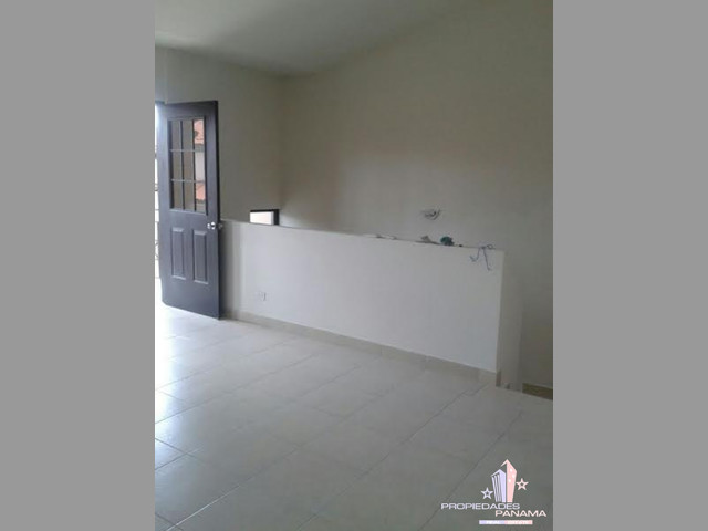 HERMOSA CASA EN URBANIZACIÓN VERSALLES ENTRA COSTA SUR Y COSTA DEL ESTE