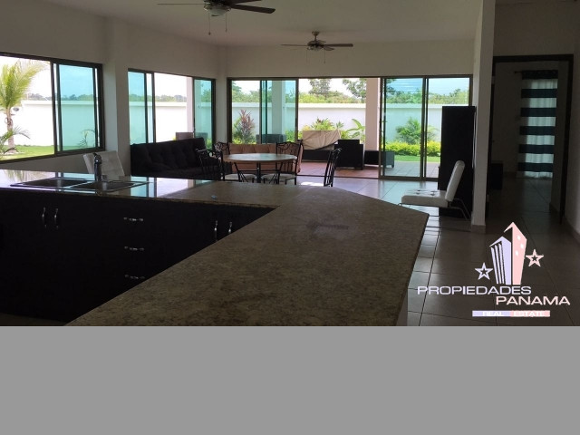 CASA EN SAN CARLOS - COSTA ESMERALDA
