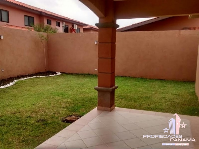 Casa En Urbanización Versalles Linea Blanca Completa
