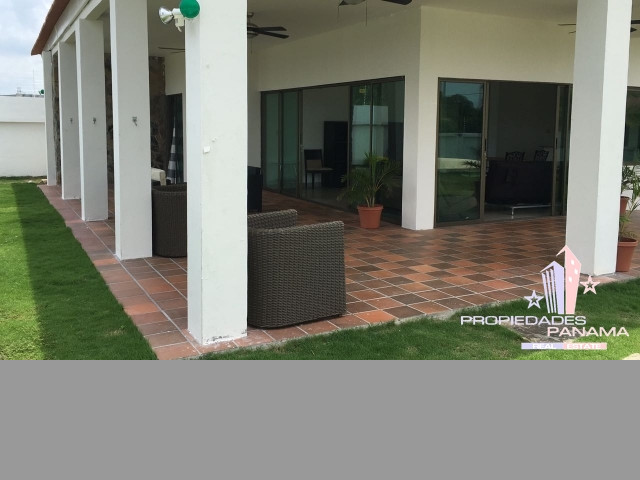 CASA EN SAN CARLOS - COSTA ESMERALDA