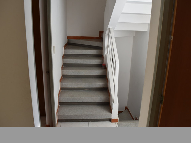 SE VENDE HERMOSA CASA DE 2 PISOS CON AZOTEA EN UN EXCELENTE PRECIO
