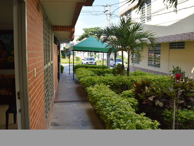 SE VENDE HERMOSA CASA DE 2 PISOS CON AZOTEA EN UN EXCELENTE PRECIO