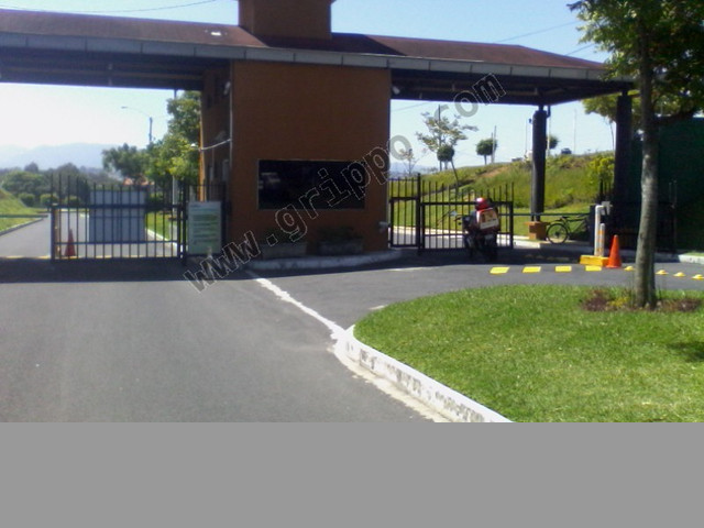 VENDO CASA EN RESIDENCIALES COLINAS DE MONTE MARIA NORTE
