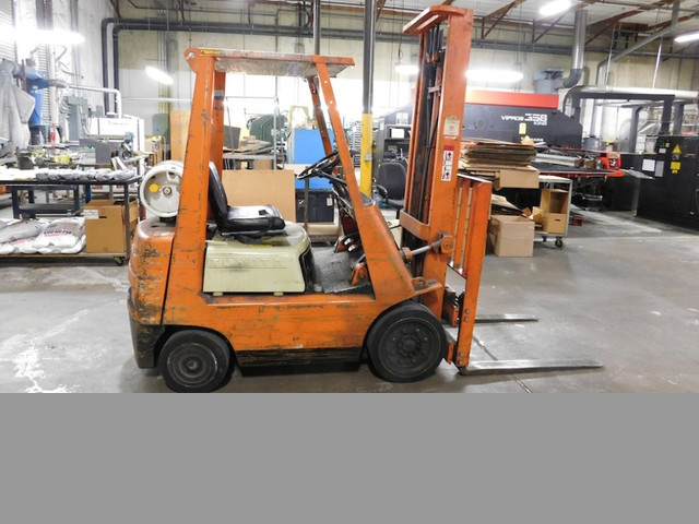 Montacargas TOYOTA 4,000 Lbs - Usado