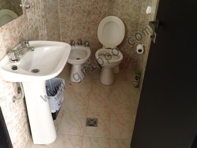 OFICINA EN VENTA - EXCEPCIONAL ESTADO.