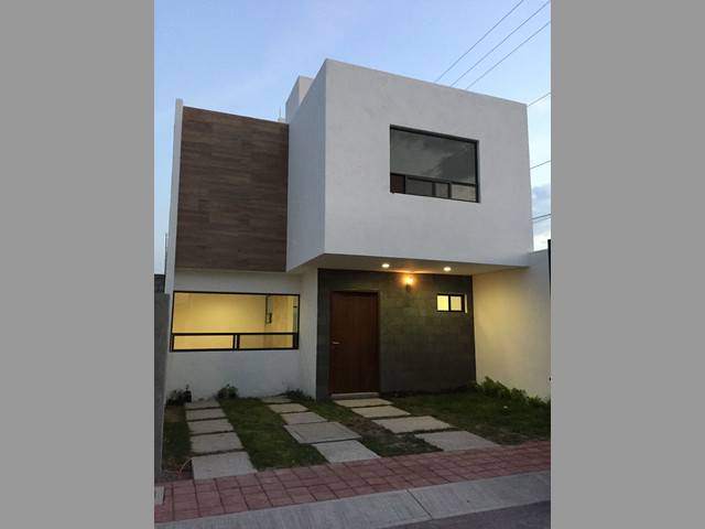 VENTA CASA LOS CIPRESES JURIQUILLA, QUERETARO CH-051