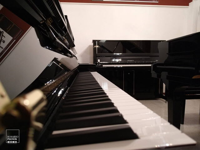 Rosario Pianos - Servicio de afinación de pianos, reparación y venta.