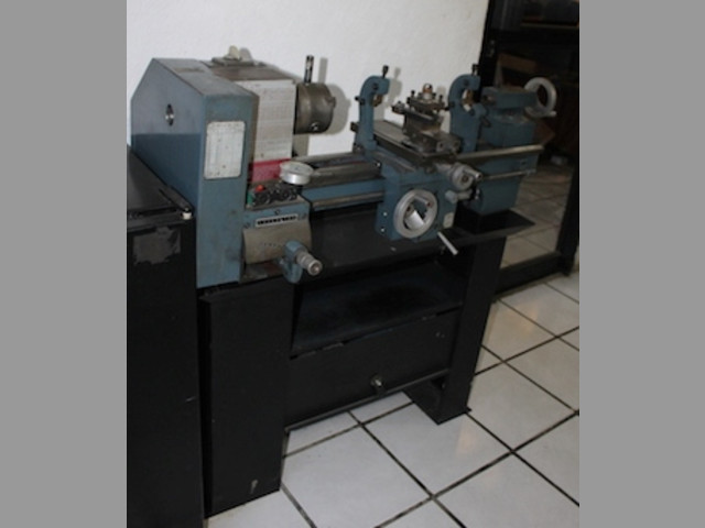 Torno ENCO 8-1-2" x 19" - Usado