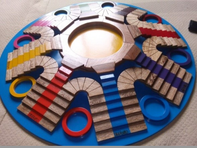 Vendo Parqués artesanal tridimensional en madera
