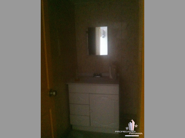 VENTA O ALQUILER DE LOCAL COMERCIAL EN VIA ESPAÑA (140 M2)