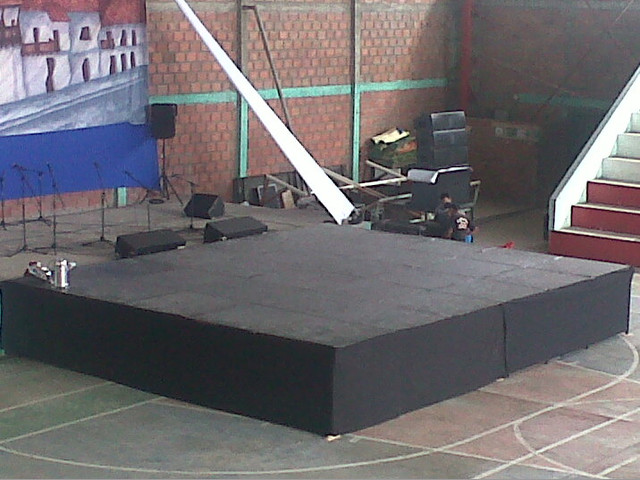 ESTRADOS - ESCENARIOS - TARIMAS - TOLDOS - STANDS - DECORACIÓN - SONIDO
