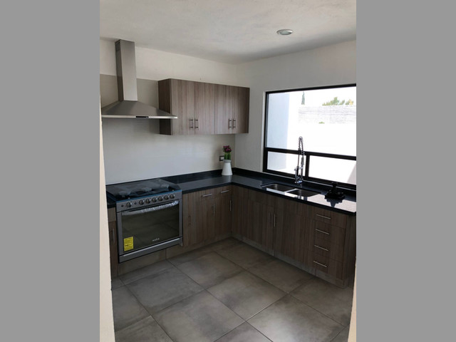 VENTA CASA LOS CIPRESES JURIQUILLA, QUERETARO CH-051
