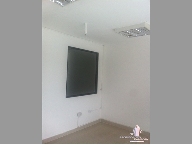 VENTA O ALQUILER DE LOCAL COMERCIAL EN VIA ESPAÑA (140 M2)