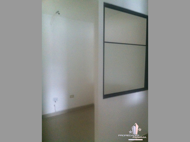VENTA O ALQUILER DE LOCAL COMERCIAL EN VIA ESPAÑA (140 M2)