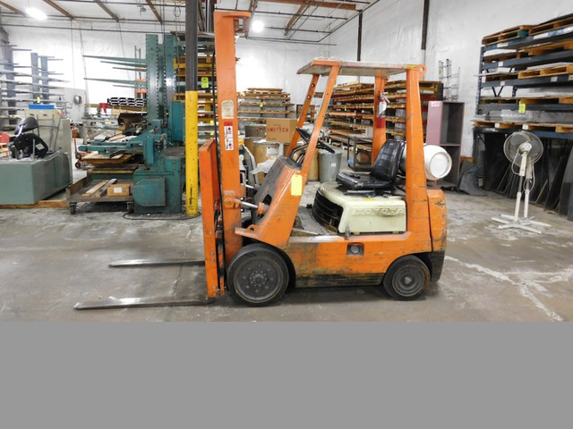 Montacargas TOYOTA 4,000 Lbs - Usado
