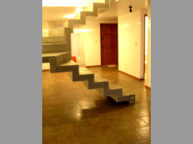 BONITO DEPARTAMENTO DE 2 PISOS