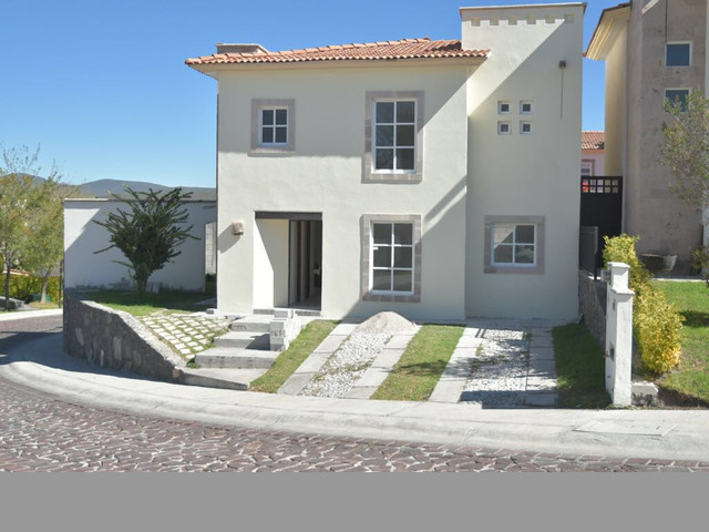 VENTA CASA VILLA VENETTO, CUMBRES DEL LAGO, QUERETARO CH-052