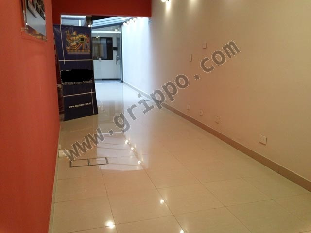 OFICINA EN VENTA - EXCEPCIONAL ESTADO.