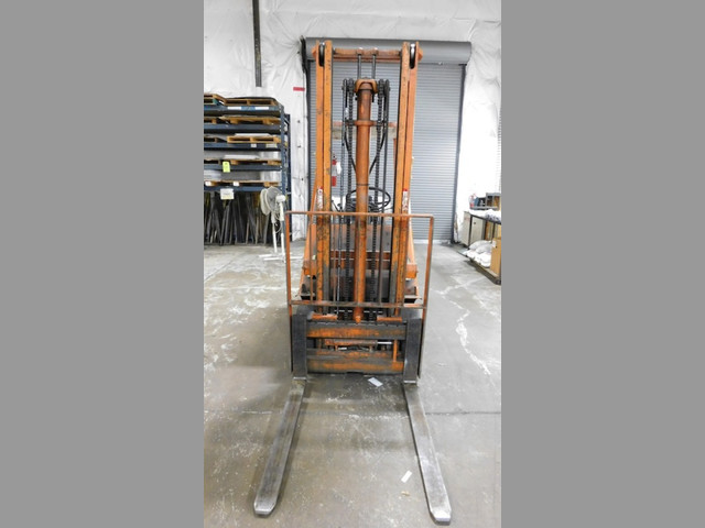 Montacargas TOYOTA 4,000 Lbs - Usado