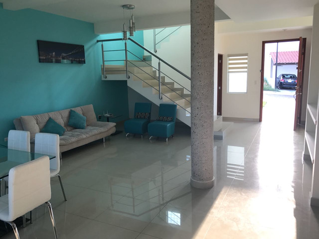 VENTA CASA CUMBRES DEL LAGO, JURIQUILLA CH-047