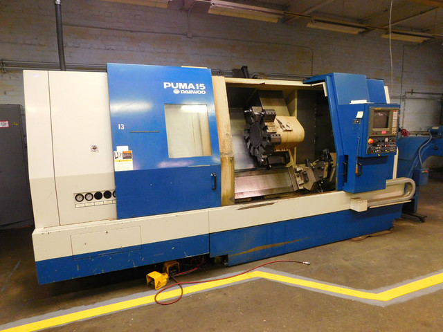 Torno CNC DAEWOO 29.1&quot; X 62&quot; - Usado