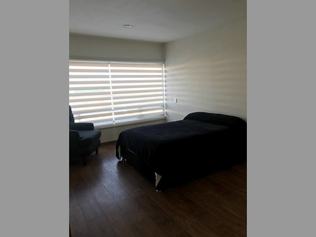 EXELENTE CASA EN RECIDENCIAL BOSQUES DE LAS FUENTES
