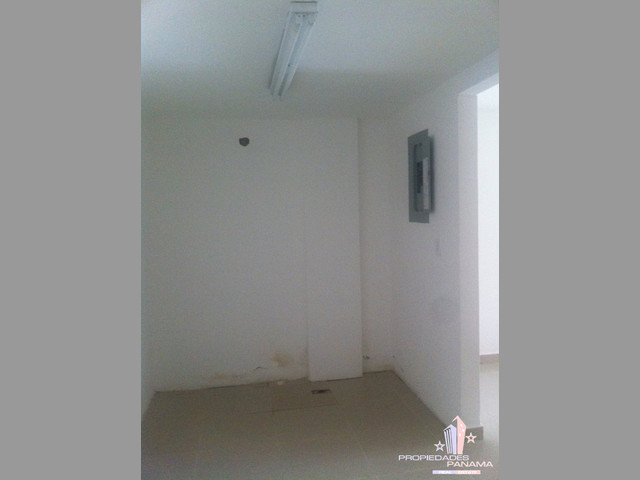 VENTA O ALQUILER DE LOCAL COMERCIAL EN VIA ESPAÑA (140 M2)