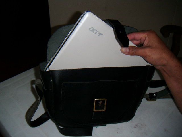 Porta laptop, maletines, mochilas, bordadas, con logo.