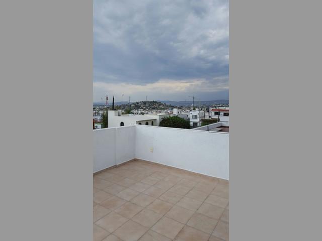 VENTA CASA RESIDENCIAL TEJEDA QUERETARO CH-050