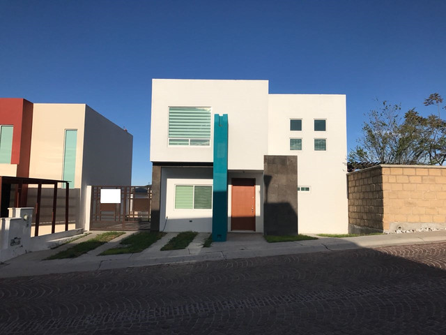 VENTA CASA CUMBRES DEL LAGO, JURIQUILLA CH-047
