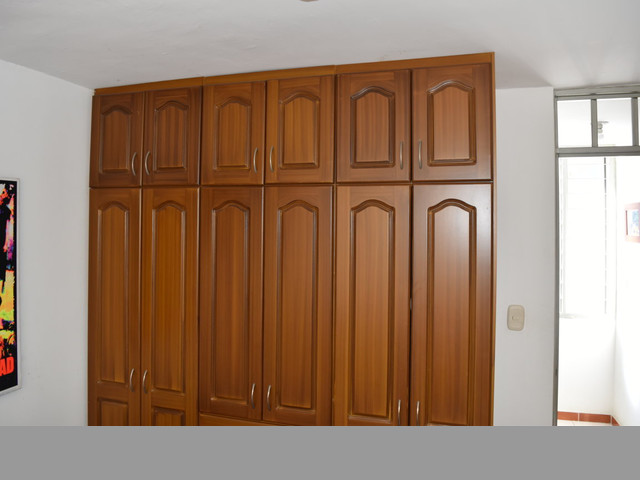 SE VENDE HERMOSA CASA DE 2 PISOS CON AZOTEA EN UN EXCELENTE PRECIO