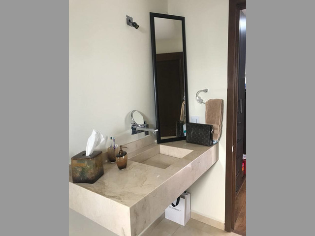 EXELENTE CASA EN RECIDENCIAL BOSQUES DE LAS FUENTES