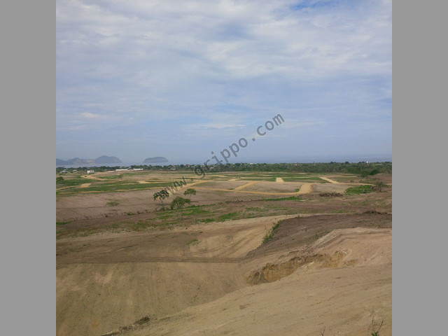 GRAN VARIEDAD DE LOTES CERCA AL MAR