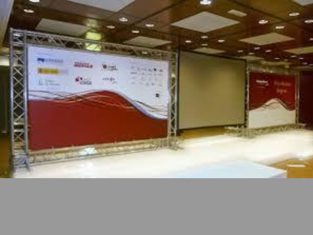 GIGANTOGRAFÍAS TENSIONADAS FABRICAMOS LOS BANNERS DE DISTINTO GRAMAJE