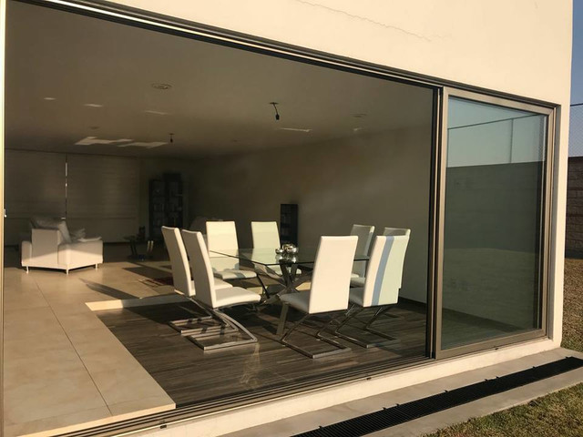EXELENTE CASA EN RECIDENCIAL BOSQUES DE LAS FUENTES