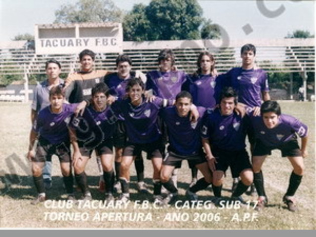 entrenador de futbol argentino busco trabajo