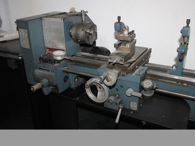 Torno ENCO 8-1-2" x 19" - Usado