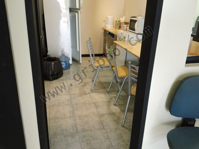 OFICINA EN VENTA - EXCEPCIONAL ESTADO.