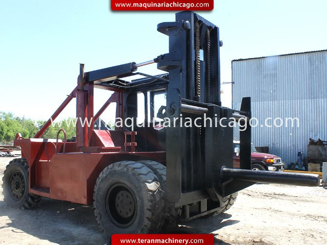 Montacargas TAYLOR 45,000 Lbs, 4 Cilindros Diesel - Usado